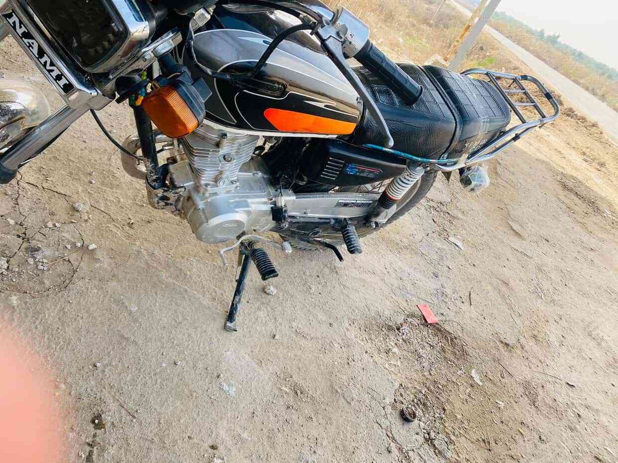 يالله سلام عليكم  خوان دراجه مديل 2024نضيفه وحلوه محركها صوته ناعم كهربايات كلها شغاله. السعر 450 وبيها مجال الناس الطيبين.  ***********
