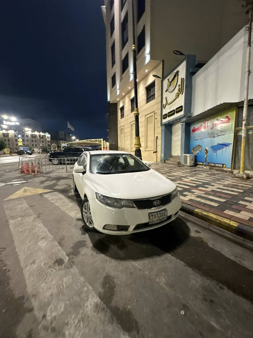 سيراتو للبيع ٢٠١٣ مكفولة 
بيها جاملغ الامامي مبدل بلادي حتى داخل مابيها 
رقم اربيل القديم بسم شركة 
زوج تاير جديد ستوني شاده سياره جاهزه ونظيفة على ايدي 
اشاير بل مري شفتات تحكم ستيرن خمسه ويل كب 

السعر ١٠٢ مع المجال 

***********
