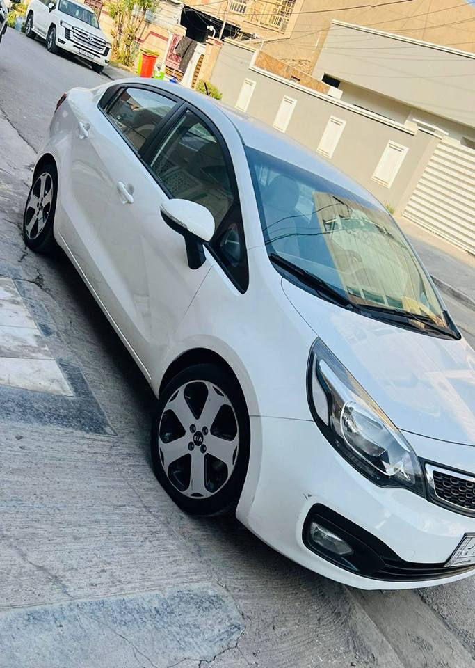 كيا ريو خليجي مكفوله من صبغ اوبارد بيه رصعتين باب وره نص دعاميه صبع سيايق 
موديل 2013 
محرك 1600 دوش 
مري كهرباء 
ويل كب 
كشنات مخمل 
رقم بغداد 
ماشي 70 الف حقيقي ضمان دوليه 
سعر 10800 $ وبيه مجال 
تلفون *********** 
مكان سياره البياع بغداد, العراق
