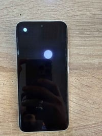 POVA سليم 5G • ٢٥٦ رام ١٢ • كارتون وشاحن