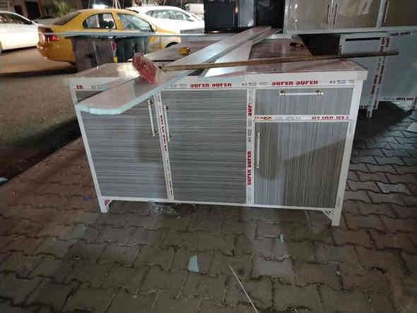 سلام عليكم وصول وجبه جديده في مزاد لأخوين العنوان المفرق الطرق والجسور مقابيل العزات بن تجه رايح عليه المفرق السعر اب 325 وبي مجال الاستفسار *********** كونترات جديد مترين والسنك مترا و30 يتوفر الالوان
