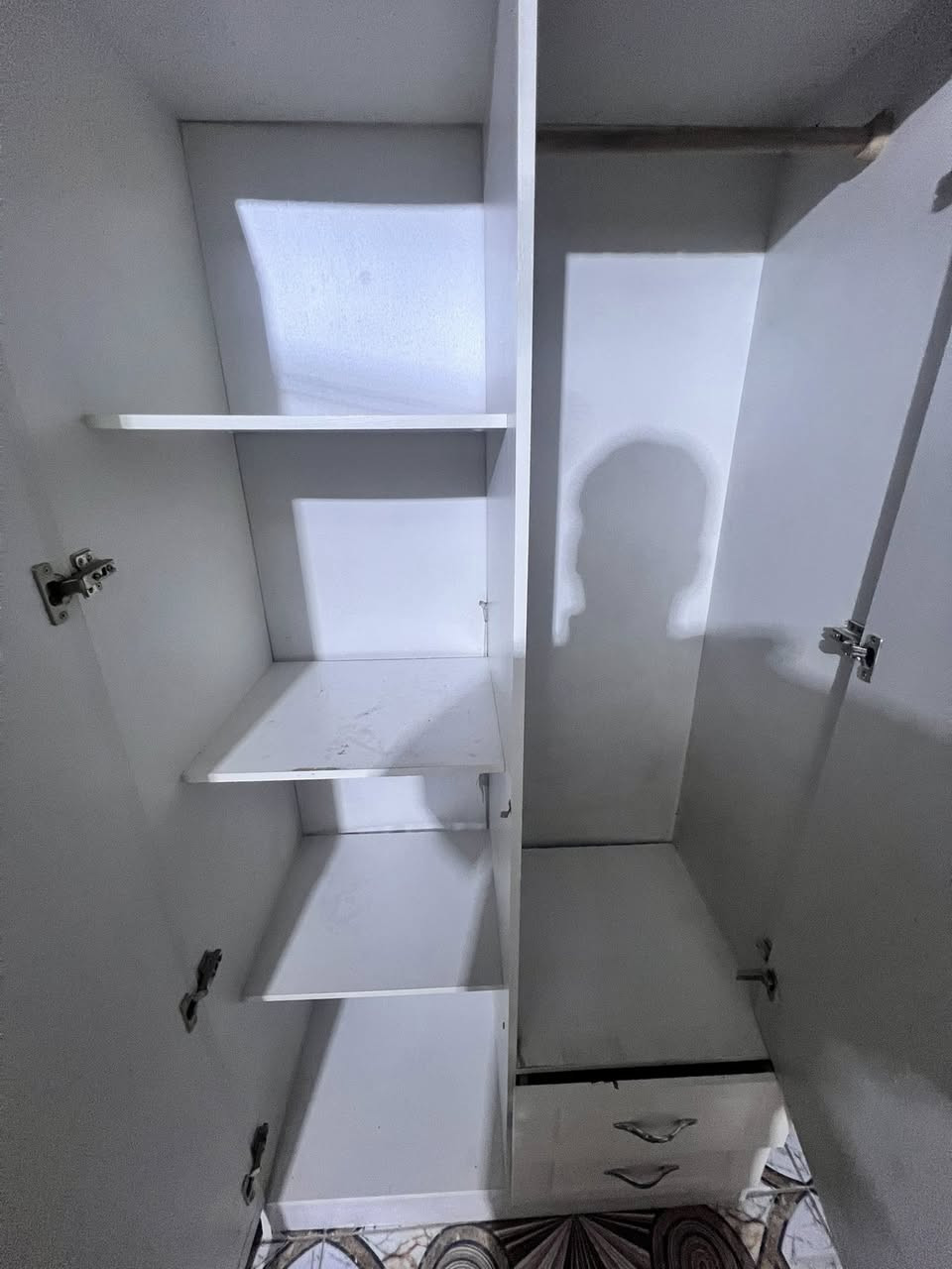 سلام عليكم كنتور للبيع سعره45 مكاني الامين الثانيه وهذا رقمي ***********
