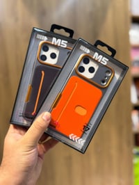 آيفون ١٧ برو ماكس • كفرات • حامل هويات