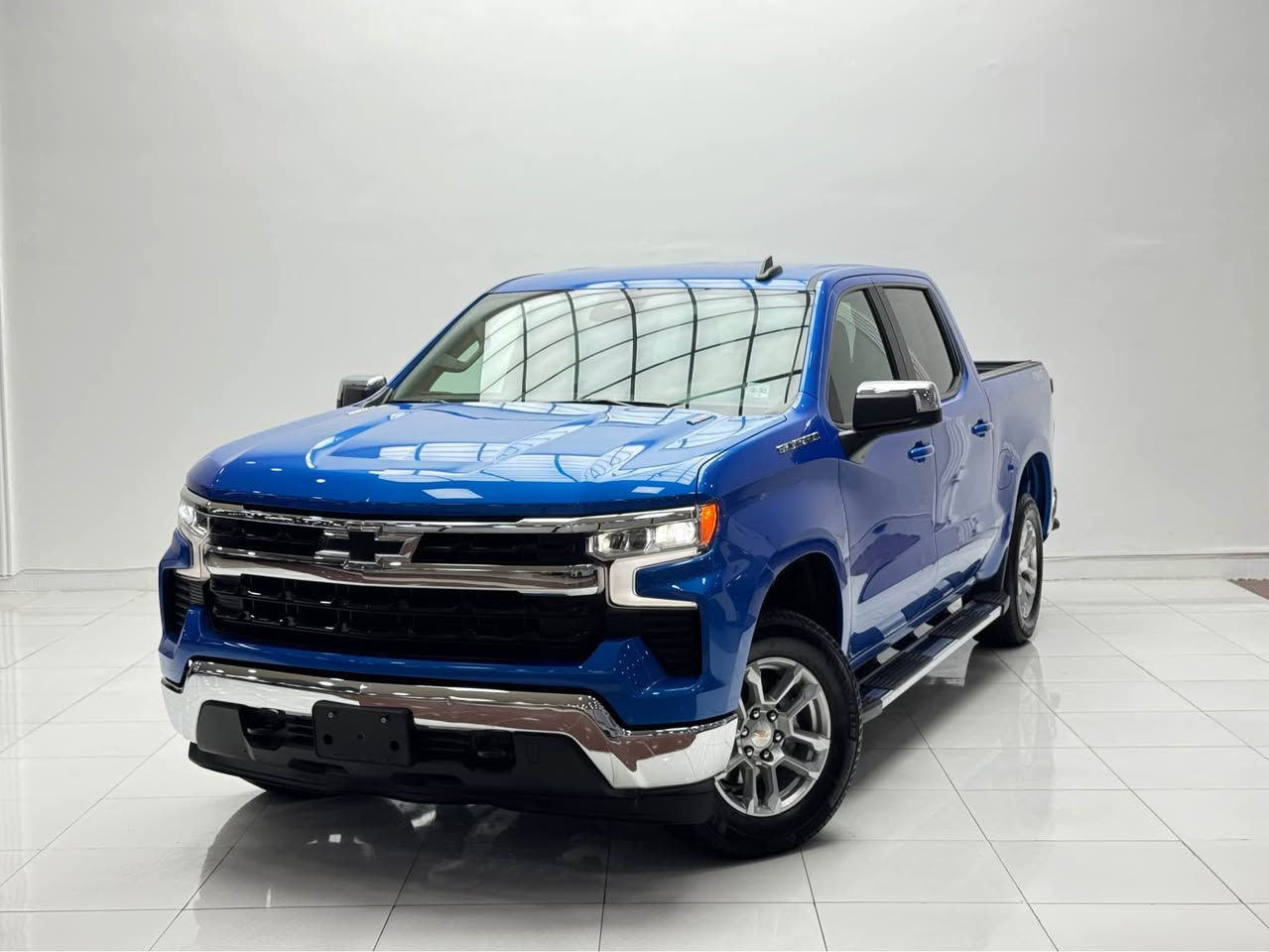 السلام عليكم

للبيع :  شوفرليت  /  2025  /  سلفرادو

ماشيه : 5000

المواصفات: LT

الضرر : قطعتين جاملخ وباب خلفي

السيارة بدون رقم تترقم شمالي

السعر : 32,000$

للاستفسار : ***********

عنوان السياره : أربيل شارع 100 معرض فجر الخليج أربيل, العراق
