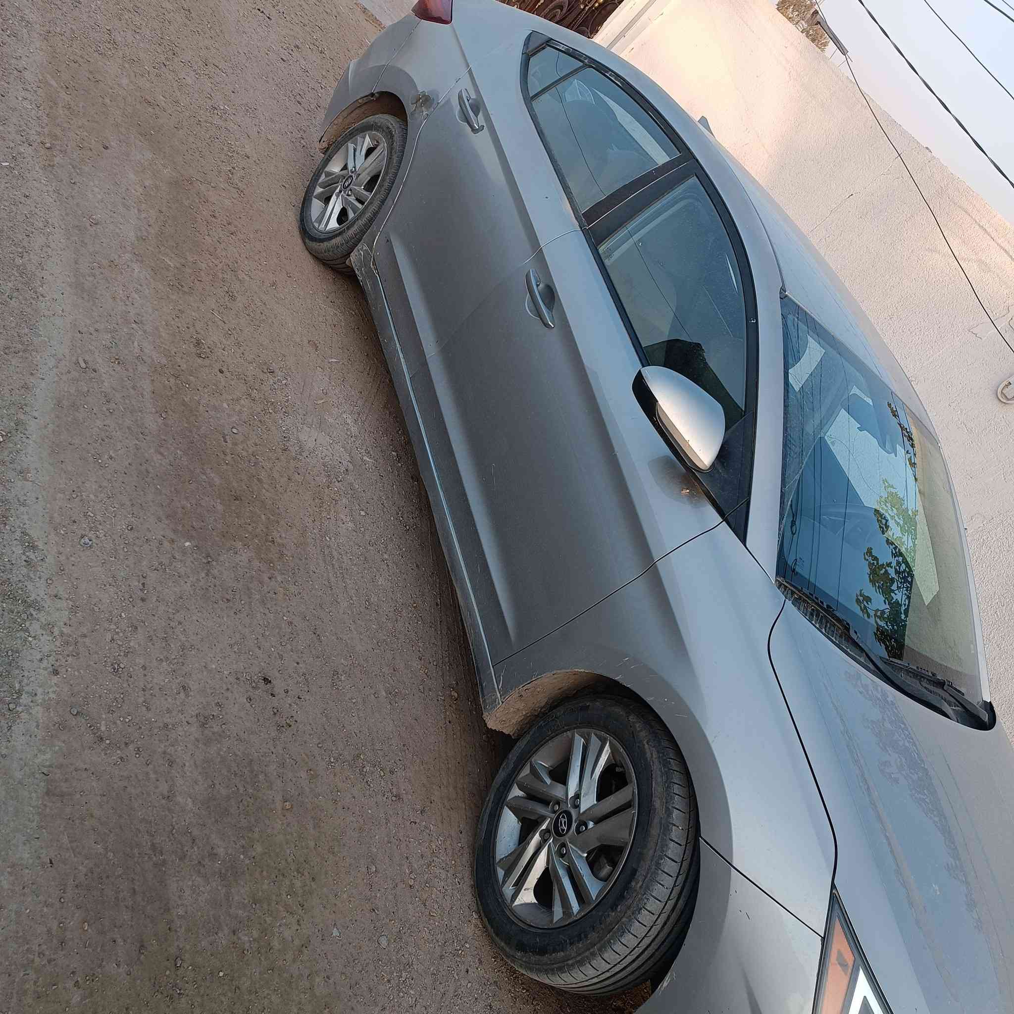 الانتره موديل 20معوقين ماقي شي وتنفك وكاله عامه تريد قياده مكو مشكله حدثها جاملغ والباب الخلفي  ماشيه 126 مكان السياره الغزاليه  السعر 119وبيها مجال السياره حلو وخير من الله صار سنتين عندي ***********
