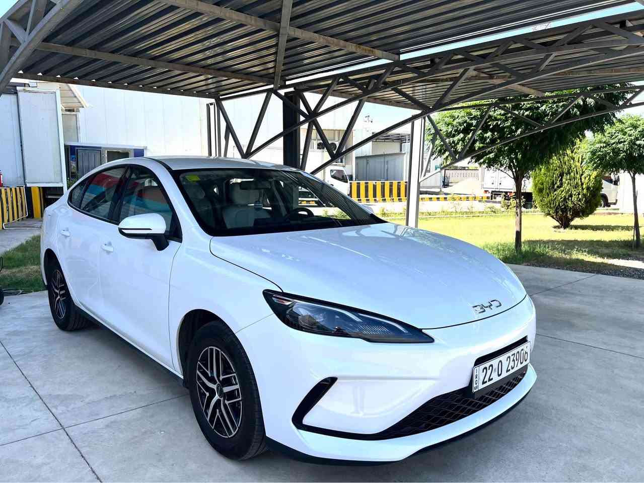 BYD seal 05 
14000 کیلۆمەتر ڕۆیشتوە 
دەعامی لۆ دەعامی بەشەرت 
ویل کڕۆم بیلادی
٢ شەحنی بیلادی لەگەڵە 
٢ سویج + کارت
کۆمپرێسەری هەوا 
کامل ئەشیای بیلادی خۆی لەگەڵە
سەیارەکە رەقەمە جاهیزە بەناوی خۆمە
ژم : *********** أربيل, العراق
