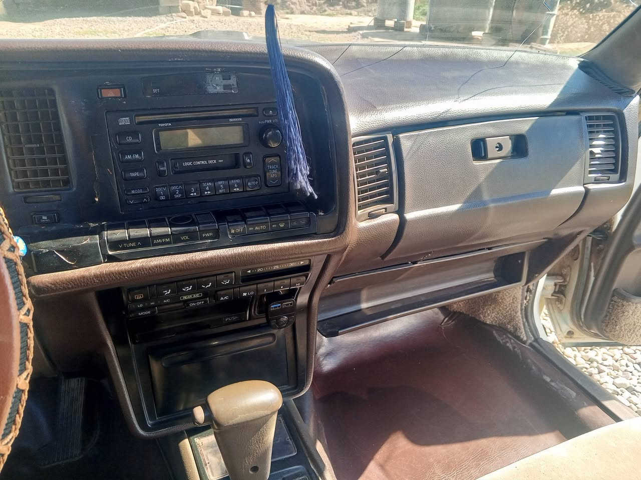 السلام عليكم هورتوب للبيع موديل 91رقم صلاح الدين الماني مشروع وطني سنويه 28شرط وكالة وتحويل كير محرك صدر تواير كلو نضيف سياره بلاديه سعر 42وبيهه مجال للشراي رقم ***********
