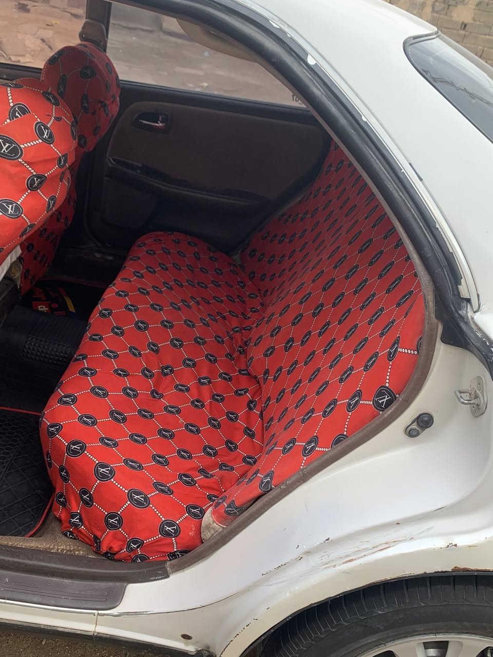 السلام عليكم خوان سياره مارك نفخ سياره كلش حلوه ونضيفه شاهد الله يلي ياخذها ما يصرف عليها سياره كلش تعبان عليها كير مكينه حداده تخم تاير تبريد بديها شوفت عينك نفس يلي بل صور سياره مكفوله كص ونقل  ولعيب شرعي سنويه جديده ورقم دولي  تحول ثاني يوم سياره مشروع وطني   رايدها ب57وبيها مجال قليل مكاني بصره زبير رقمي ***********
