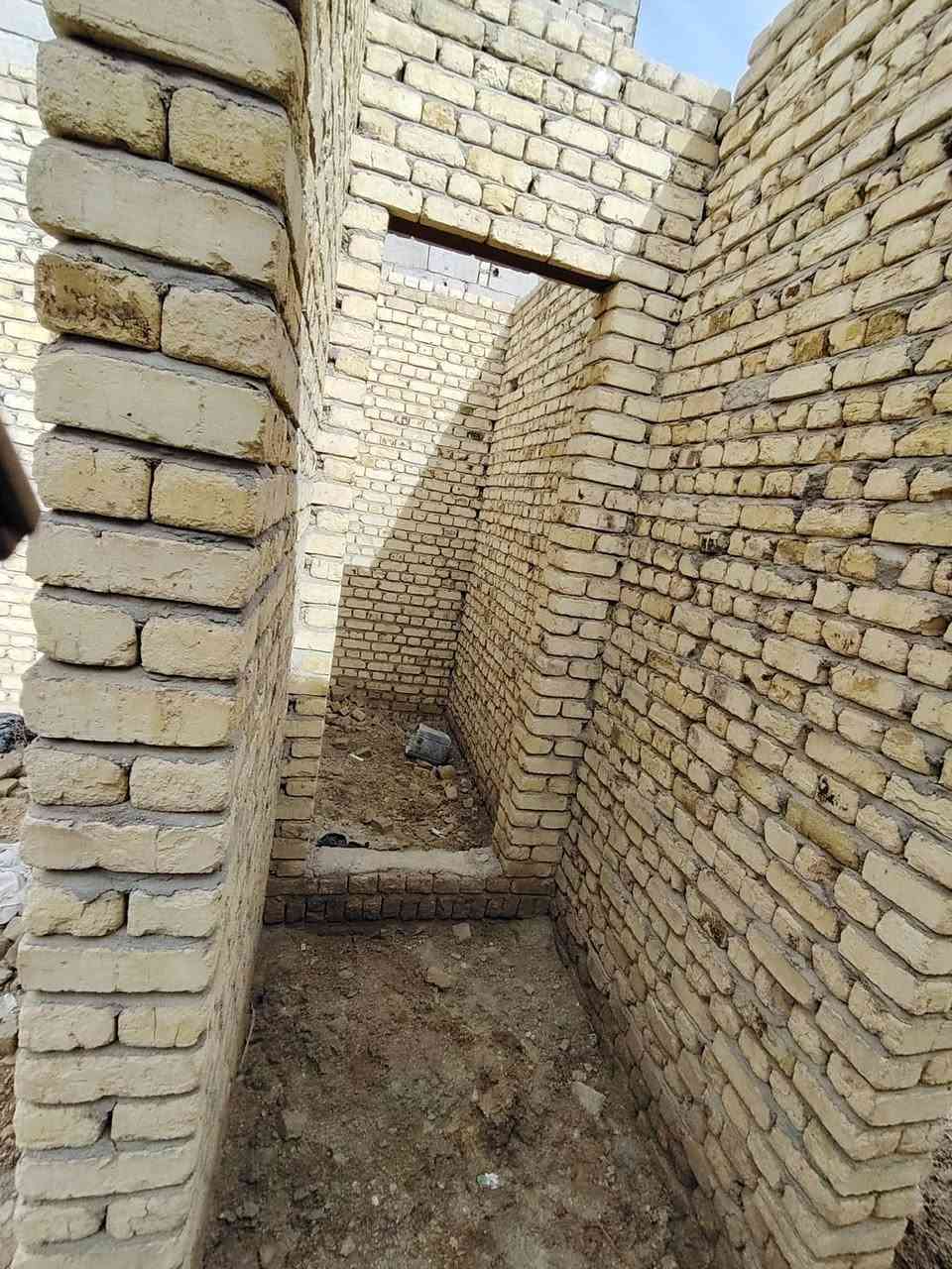 السلام عليكم هيكل زراعي للبيع المساحة ٢٠٠ متر العنوان ال معالي مقابل أسواق كريم ال خلف 
للاستفسار ***********
