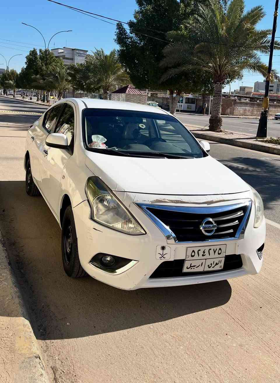 السلام عليكم 
نيسان سني للبيع 
2019 هندي بليته زركه 
بدون لا صبغ و لا تبديل 
ألايمن باب الخلفي بارد و الجاملغ امامي بارد
يوجد رصعات بسيطه 
للأستفسار    /   ***********
