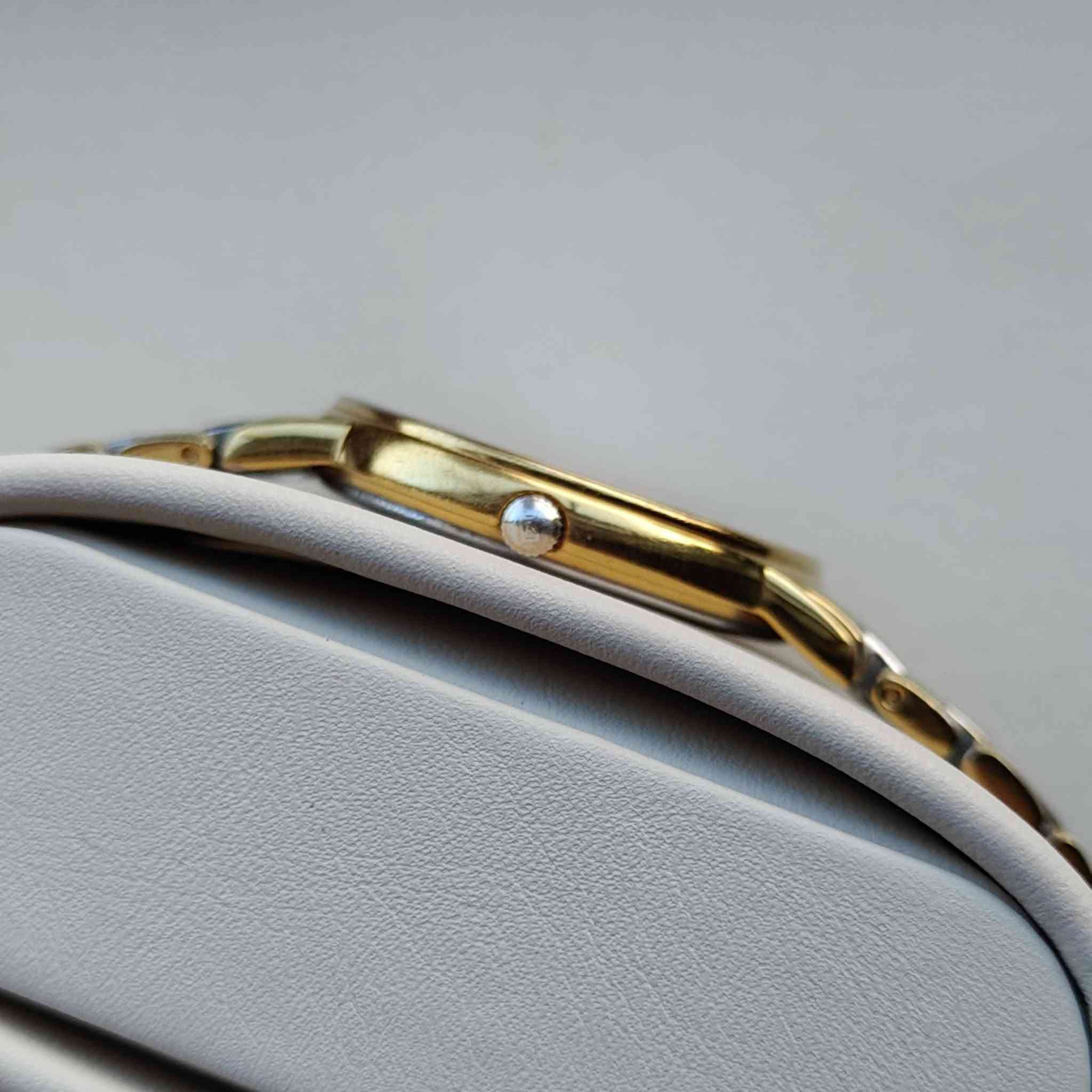 Longines La Grande
لونجين لاغاندي . كوارتز
القطر ...33"
 إنتاج 1990
مخزن كالجديد بالعلبة الأصلية 

السعر 385$


**إذا كنت صاحب هذا الإعلان وتريد حذفه لأي سبب، رجاءا أرسل رسالة إلى الدعم الفني**