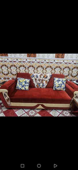 السلام عليكم
تخم قنفات مستخدم مع كاربت مع ميز بلازمة مع بردة للبيع السعر 850 الف وبيه مجال قليل
العنوان الزبير /حي الحسين (الريسزز) 
للتواصل ***********
