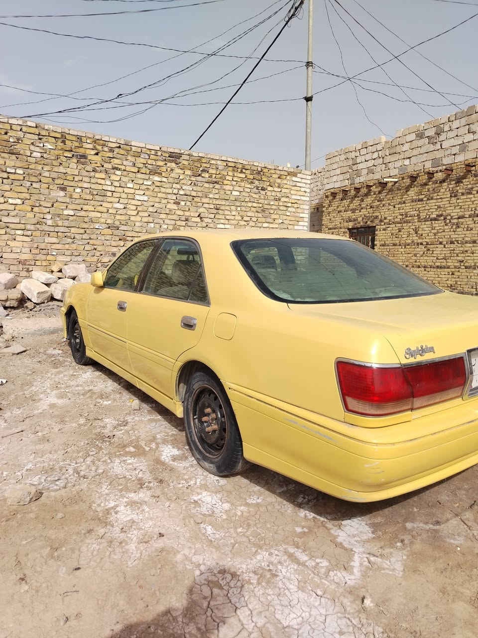 سلام عليكم::::  السياره انبار تسجيل قديم يعني مسجله رقم الماني  موديل 2002 اصل  شاصي 75 مكينه  ديفور الجبير السنويه صاقطه ورقيه  حداديه مستحقه  مكينه بيه صوت قليل    الون اصفر ليموني  لون الأصل حبري  السياره كصتين قماره وجنطه السعر(   65    )وبيه مجال قليل حك الجيه المكان النجف  ناحية العباسيه 
 لل استفسار:(     ***********     )
