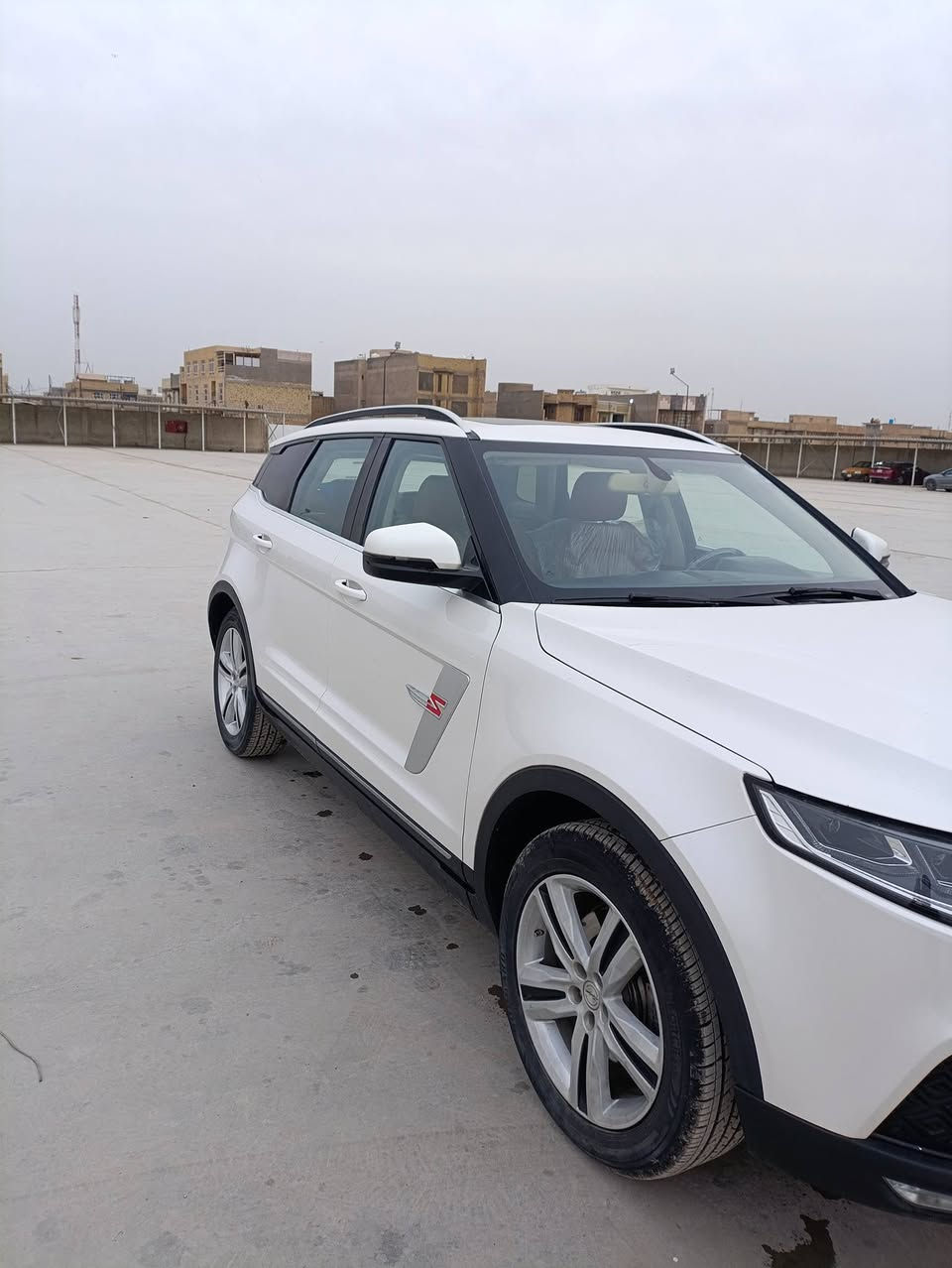 السلام عليكم 
عندي هذه السياره بسمي رقم دهوك 
هزه ورقم كله جديد 
السياره فول مواصفات للأخير صيني موديل 20
سعرها 125وبيها مجال السياره كفاله 
باقي التفاصيل هذه رقمي مكاني واسط كوت
***********
