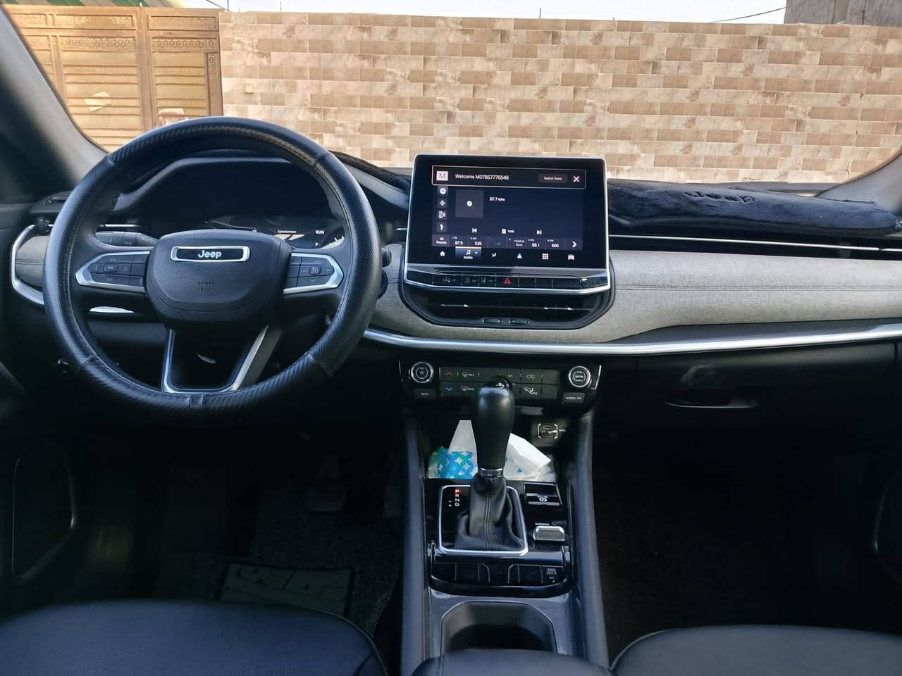 السياره للبيع جديده جيب كومباس السعر 150 ورقه وبيها مجال رقم التلفون *********** السياره جديده الموديل 2024
