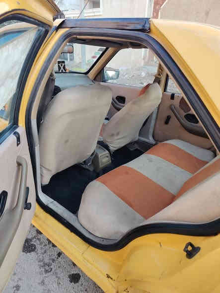 السلام عليكم بيجو جي ال اكس 2010 
يحتاجلها تبديل باب خلفي من جهت السائق
سياره يرادلها ترتيبات التبريد يحتاجله كمبريسر بس
تايرات جدد كهربائيات كلها شغاله مكينه وكير علشرط
سنويه لل 29 
المكان بغداد حي الاعلام قرب تقاطع الدرويش
السعر 24 وبيها مجال بسيط ***********
