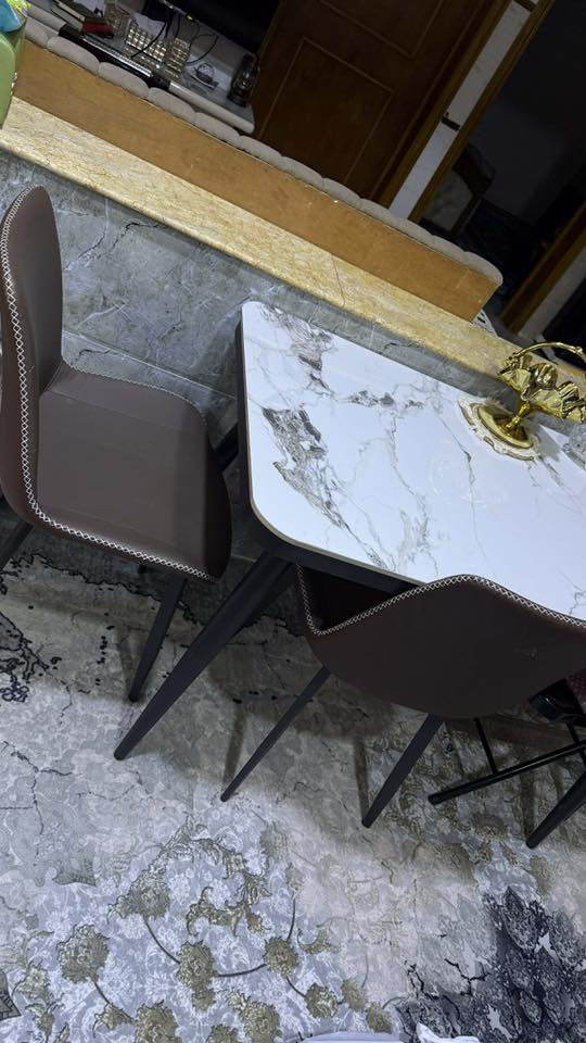 ميز ما مستخدم نهائي مجرد شدونو وما رهم على ديكور البيت صارلم يومين من اشترنو السعر ٢٥٠ الف 
العنوان الفلاح


**إذا كنت صاحب هذا الإعلان وتريد حذفه لأي سبب، رجاءا أرسل رسالة إلى الدعم الفني**