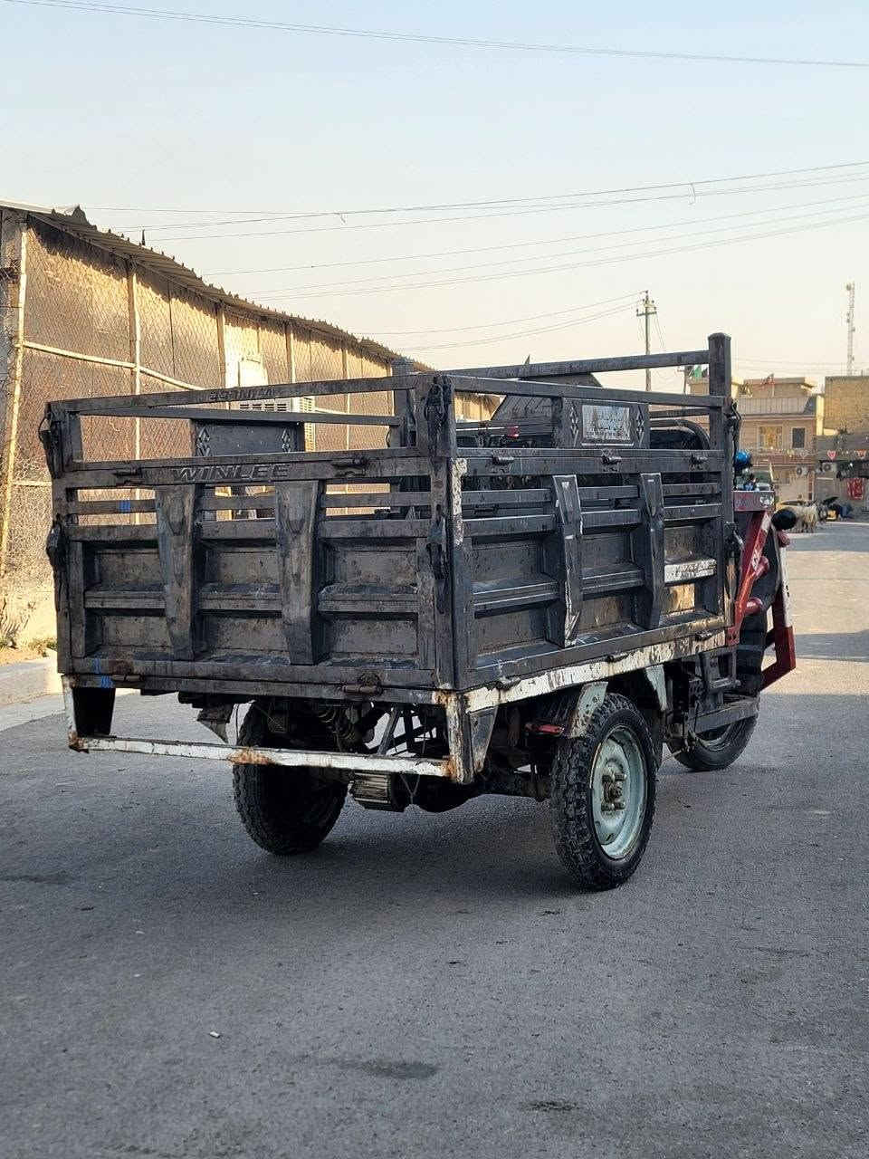 السلام عليكم ستوته شحن للبيع أكبر حجم 6بطاريات اربعه جدد واثنين نص عمر مديل 2024 الستوته حلوه اتفيد الي على باب الله يحتاجله ترتيبات وسعره مناسب السعر 700وبيه مجال مكاني بغداد الشعب رقم ***********
