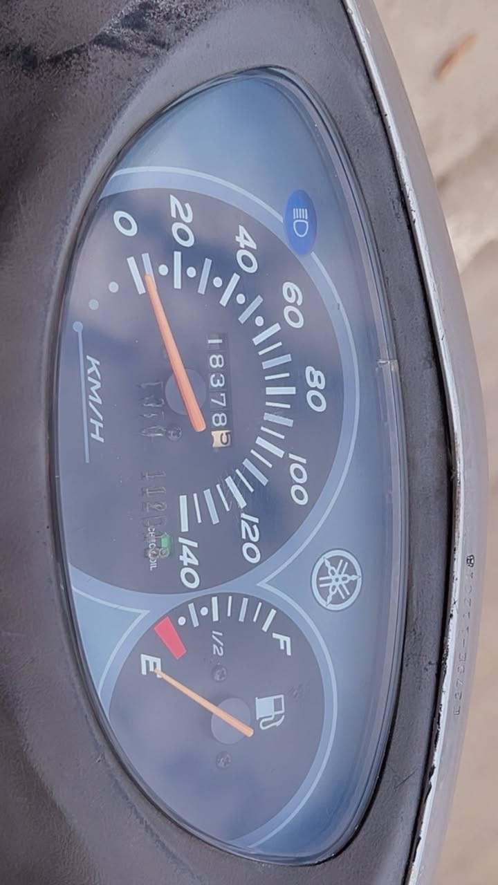 سلام عليكم دراجة ابريز للبيع نظيفة كلش حلوة والله محرك ممفتوح ماشية 18 الف حقيقي السعر 700 وبيها مجال للطيبين مكان حرية شارع 30 هاذا رقمي ***********
