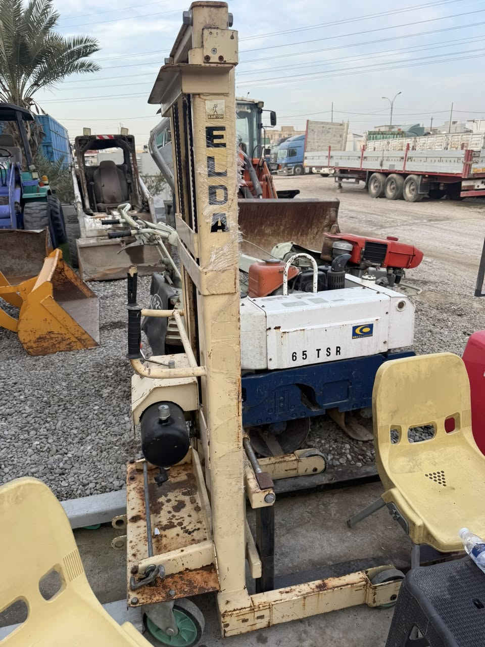 رافعات شوكيه يدويه وكهربائية للبيع
***********
***********
