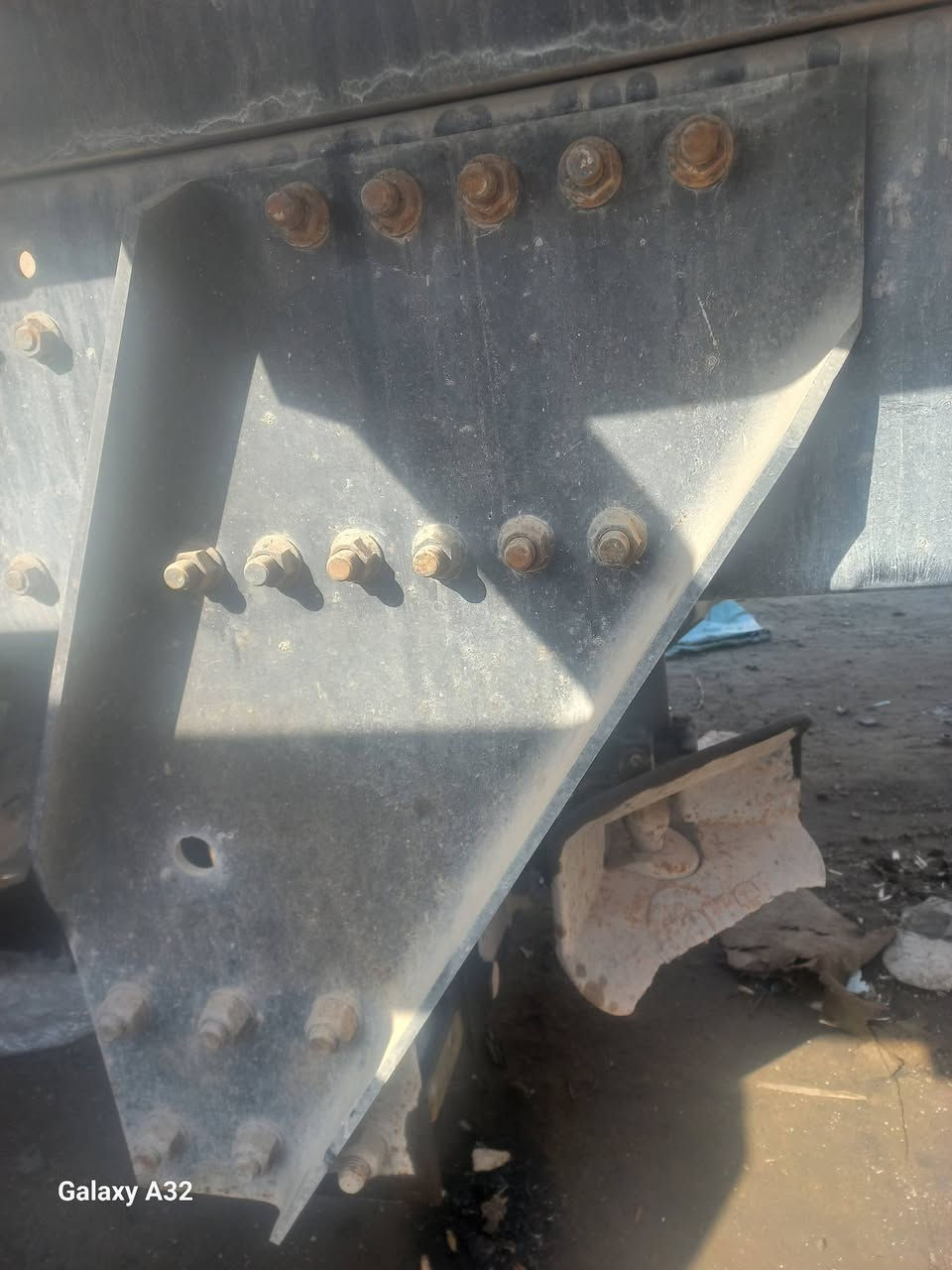 السلام عليكم قاعدت سحب كامله نفتحه من السياره ***********
