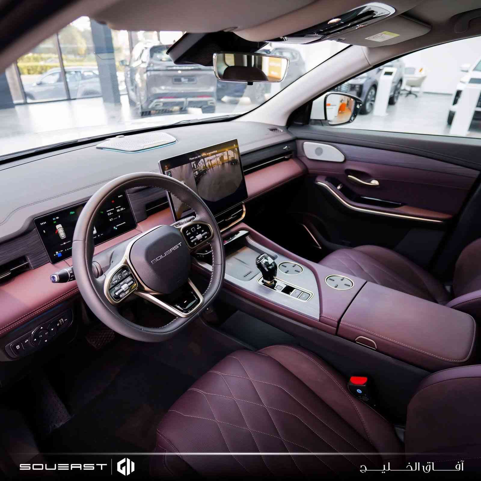 السلام عليكم عندي سوئيست للبيع S09 لكجري موديل 2025 مكفولة اللون ابيض ضمان وكالة هارلم  ماشية 32الف السيارة على وضع الشركة اللون ابيض  الداخل ماروني رقم اربيل  باسمي 
للاستفسار عن السعر الاتصال ( ***********) وتساب فقط
مواصفات السيارة
سوئيست S09 2.0L LUXURY

الموديل: 2025 (خليجي)
العداد: 32 الف
المحرك: 4 أسطوانات L2.0 تيربو 254 حصان حقن مباشر
عزم الدوران (نيوتن-م): 390
ناقل الحركة: اوتوماتيكي دبل كلاتش من 7 سرعات
استهلاك الوقود: 8.1 لتر لكل 100 كم

الضمان الأساسي: 6 سنوات أو 200,000 كم (أيهما أولا)
ضمان المحرك: 10 سنوات أو 1،000،000 كم (أيهما أولا / للمالك الأول)

المواصفات:
*عدد صفوف المقاعد 3 (7 ركاب)
*إطارات قياس 20 إنچ
*فتحة سقف بانوراما 1.1م
*شاشة عرض ترفيهية قياس 15.6 إنچ
*شاشة عدادات رقمية قياس 10.25 إنچ
*كاميرات محيطية 540 درجة
*حساسات أمامية
*حساسات خلفية
* مثبت سرعة مع رادار تفاعلي
*نظام مراقبة النقطة العمياء
* نظام المساعدة للبقاء في المسار
*نظام الكبح التلقائي في حالة الطوارئ
*نظام تحذير الاصطدام الامامي والخلفي
*نظام القيادة شبه الذاتية
*نظام تحذير مغادرة المسار
*نظام التحكم بنزول المنحدرات
*نظام الفرامل الأوتوماتيكي Autohold
*نظام ابل كار بلاي واندرويد أوتو لاسلكي
*نظام صوتي متطور من 8 سماعات عالية الجودة
* نظام اوامر و تحكم صوتي
*مقصورة الركاب من الجلد الفاخر
*مقعد السائق والراكب كهربائي
*مقاعد السائق والراكب مدفئة
*مقعد السائق والراكب مبرده
*إنارة محيطية
*إنارة ترحيبية
*عتبات الأبواب مضيئة
*مصابيح أمامية أوتوماتيكية LED مع مصابيح نهارية
*صندوق كهربائي
*نظام التحكم الذكي بالإنارة العالية
*المرايا الجانبية قابلة للطي كهربائياً ومدفئة
*نظام تكييف ثلاثي المناطق مع تحكم مستقل للمقاعد الخلفية
*فتحات مكيف هواء مستقل للصف الثاني والثالث
*فلتر تنقية الهواء (N95)
* نظام تنقية الهواء PM2.5 مع شاشة
*دخول ذكي (بصمة)
*تشغيل عن بعد
*خاصية إغلاق الشبابيك وفتحة السقف عن بعد
*شاحن هاتف لاسلكي سريع
*ماسحات الزجاج الامامي مع حساس للمطر
*مسند الذراع الوسطي مع ثلاجة
*وضعيات قيادة متعددة
*نظام مراقبة ضغط الاطارات
*وسائد هوائية امامية وجانبية عدد 6

