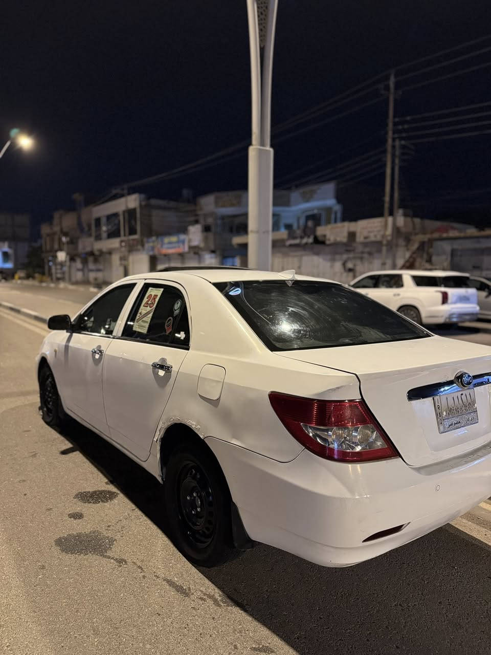 للبيع BYD بي واي دي f3 موديل 2013 

سيارة مرتبة وجاهزة للخير 

✅ مكينة لانسر بلاد بحالة ممتازة
✅ كير أوتوماتيك ناعم
✅ منظومة زينون 
✅ تبريد ثلج
‏✅حساسات خلفيه 
✅شاشه 
✅بنرامه 
✅ داخلية نظيفة ومرتبة
✅ إطارات جيدة
✅ اقتصادية بالوقود
✅مكفوله من ظربه وصبغ 
✅( خياس قليل بالدواير  الخلفيع ) 
✅ السيارة مكفولة من ناحية المحرك 
✅كهربائيات كله شغاله 
✅رقمه ذي قار مميز 

السعر 53 وبيه مجال 
مكان السياره البصره حي المهندسين 
رقم : ***********
