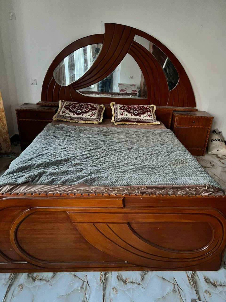 غرف صاج مستخدمه للبيع بدون كسر 
***********  طارق السامرائي
