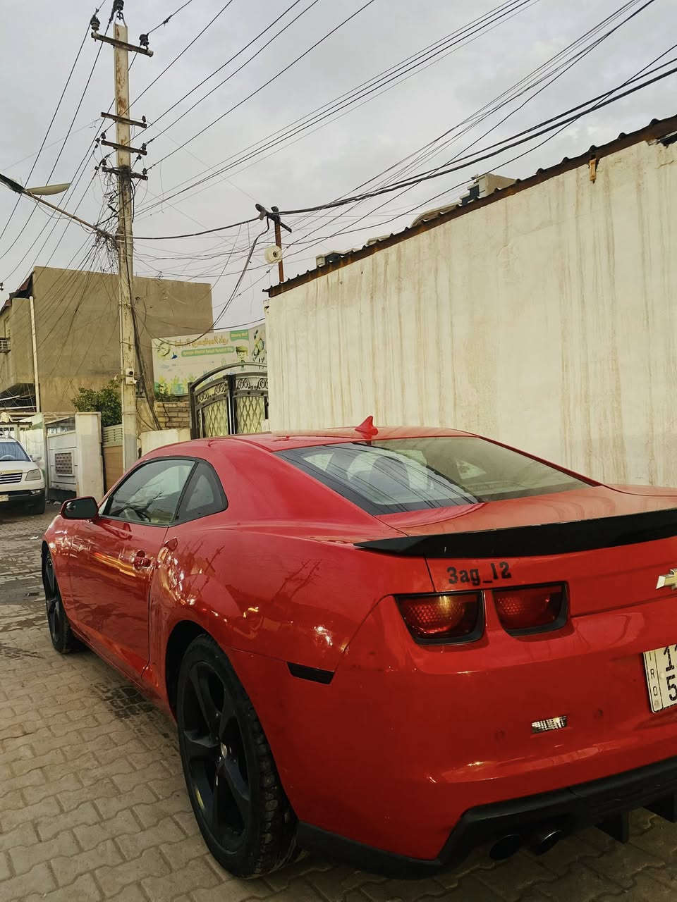 سلام عليكم ورحمة الله وبركاته كمارو موديل٢٠١٣ سياره تحكم ستيرن شاشه جبيره ستتم سماعات وباقي مواصفات معروفه سياره رقم بغداد ب اسمي تحويل ثاني يوم بيه صبغ جاملغين الامامي وبارد ب بنيد وبيه خشم شاصي  فقط خشم  بيه نواقص بسيطه مكان سياره بغداد زعفرانية معروضه86وبيه مجال بسيط ***********
