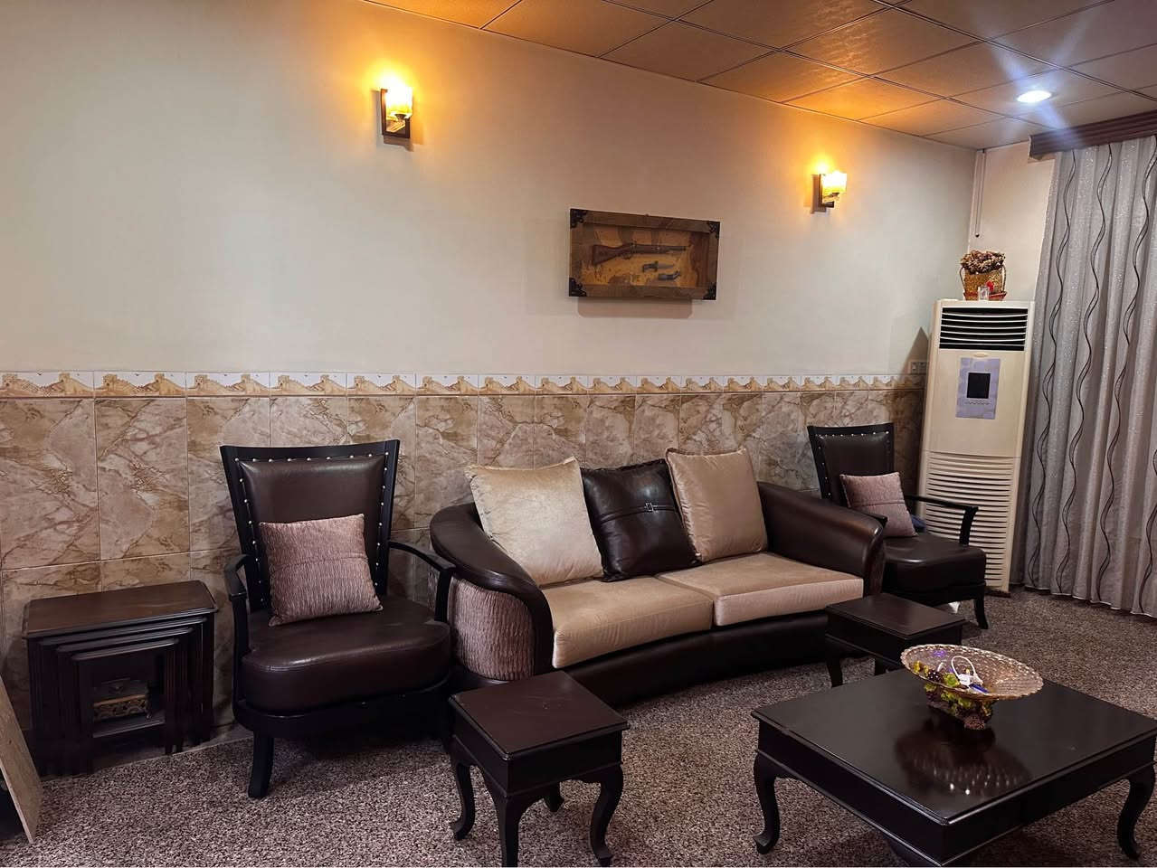 قەنەفە بۆ فرۆشتن 
زۆر تازەیە و کەم بەکارهاتووە
تەپڵەکەکانیشی لەگەڵە
سعرەکەشی٢٠٠٠$ و معامەلە
بۆ زانیاری زیاتر *********** السليمانية, العراق
