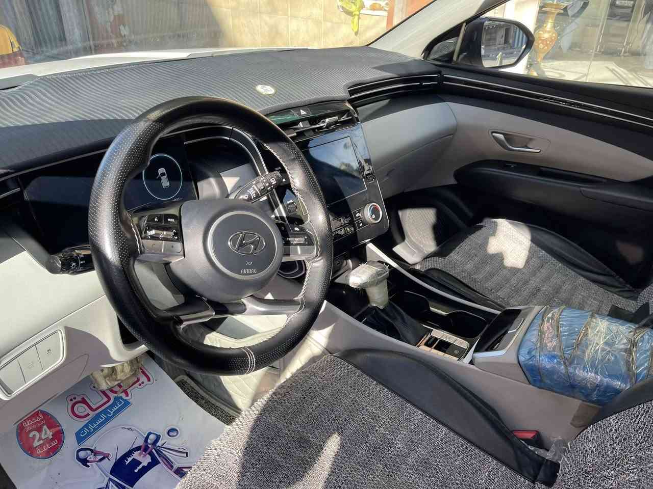 توكسان موديل ٢٠٢٤ شركه هونداي الأولى ماشيه 29قماره حديد سياره جدا نظيفه مكفوله من بارد والضربه تبديل الدهن حصرا في الشركه رقم بغداد الألماني 
مكان سياره كمب ساره
السعر 215 
***********
