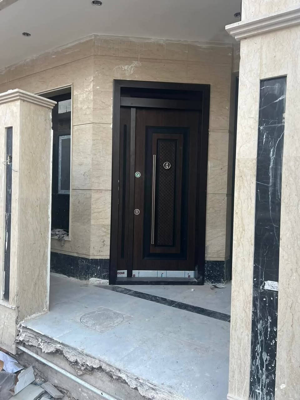 🔔 معرض سما بغداد للأبواب 🔔

✨ الأبواب التركية الحصينة

🛡️ مواصفات الأبواب المحصنة:
✔️ تصفيح كامل
✔️ حديد ملم ونص
✔️ صناعة تركية أصلية
✔️ قفل + قفل أمان
✔️ عدسة
✔️ مطرقة ثقيلة
✔️ وجهين
✔️ تحصين كامل وجودة عالية

💎 أبواب ذات جودة عالية
💰 أسعارنا مناسبة للجميع
🚚 يتوفر توصيل لكافة المحافظات الجنوبية

📍 موقعنا الرئيسي:
شارع فلسطين – مدخل شارع الخيمة – قرب مستشفى الكندي

📲 للاستفسار (واتساب):
📞 ***********
📞 ***********

✨ سما بغداد… جودة، أمان، وثقة ✨
