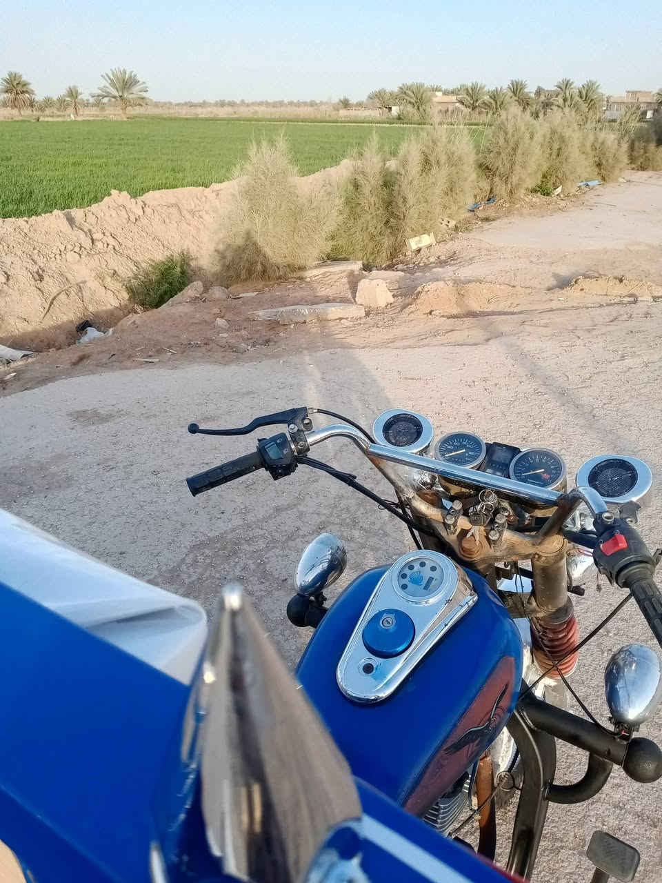 السلام عليكم ستوته للبيع موديل 21 محرك 25 اوراق اصولي كفاله عامه ستوته جاهزه سعر 1500 وبها مجال المكان بابل الشوملي الرقم ***********
