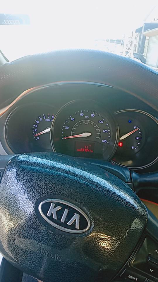كيا ريو موديل 2013 وارد امريكي رقم بغداد انكليزي 
محرك جي دي اي 1600
الغد شاصي مكفلات
كير عادي 6نمر 
تحكم ستيرن جهتين 
ضرر براكيت دعميه 
سياره خير من الله 
سعر 85
رقم *********** بي واتساب 
وللعلم السياره اروح واجي بيه للموصل بغداد, العراق
