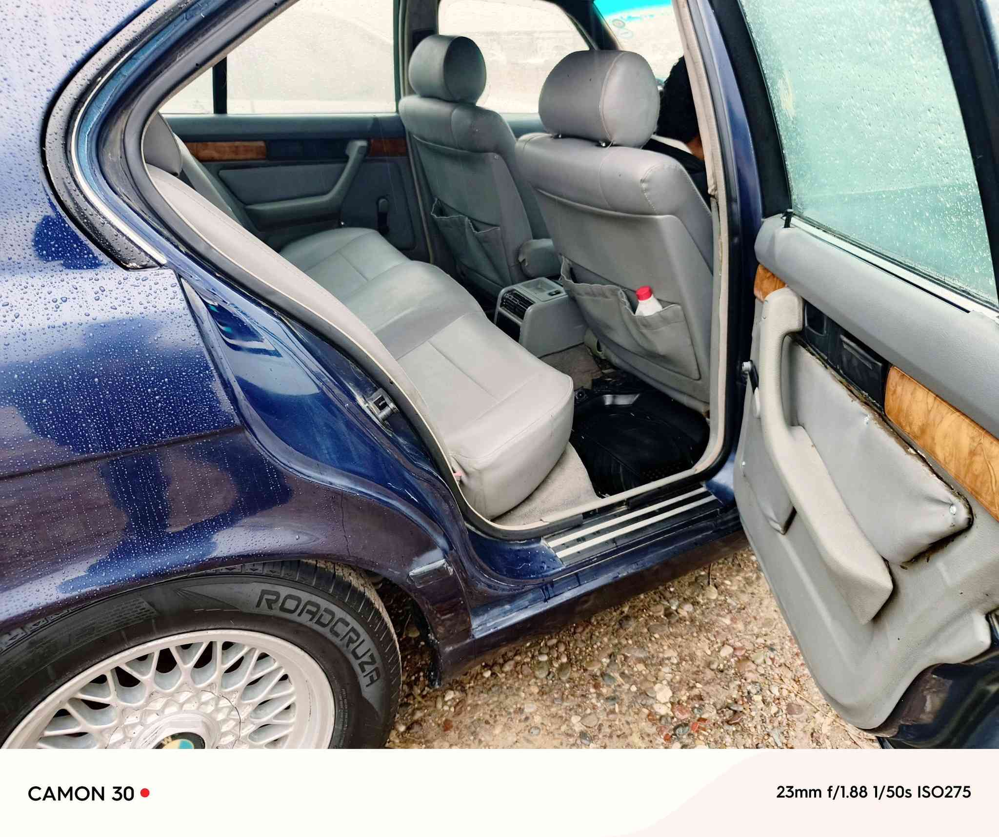 السلام عليكم بي أم 525 كبس  بجم عريض   
گير محرك شرط 
مصبوق عام    فرن       السيارة حلوه حيل قرفه جديده 
كهربايات كلها شغاله لايت عالي ناصي 
تواير صدر كها جدد  
رقم أربيل شرط  وتحويل 
سنويه نافذه صار شهر من منتهية 
شرط ما عليها لو ربع قرامات  
السعر ٦٥ وبيها مجال للشراي 
رقم الهاتف *********** 
الخاص مفتوح  
مكان السياره الشرقاط
