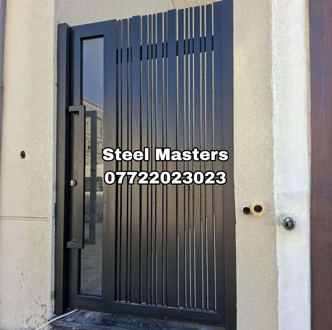 🛑نقدا & بالتقسيط 
ورشة Steel Masters   لأعمال الحدادة 

تنفيذ باب حوش مودرن حديد (شرائح طولية + زجاج جانبى)

✅️ تصميم طولي يعطي فخامة وخصوصية 
✅️ زجاج جانبى يرفع شكل الواجهة ويعطى إضاءة 
✅️ دهان بودر حرارى مقاوم للصدأ والتقشير 
✅️ قفل ومقبض مودرن + تركيب نظيف وتشطيب مرتب 
✅️ تفصيل على المقاس حسب فتحة الموقع

📐 تصميم عملي  _ متين وامن متناسق مع الواجهات الحديثة  _ ستايل فخم وبسيط 

تنفيذ فعلي من ورشة #steel_masters

📍 للتواصل والاستفسار:
+964 ***********
العراق_بغداد
