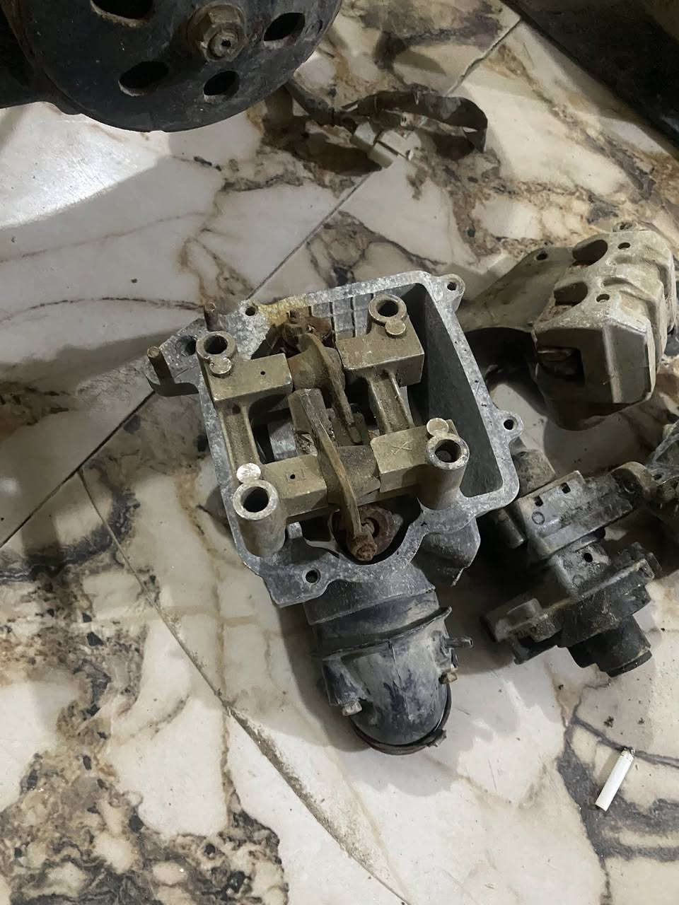 غراض كامكو بوليس اصليات كلهن كامله غراض شتريد اكو ***********مكان حله
