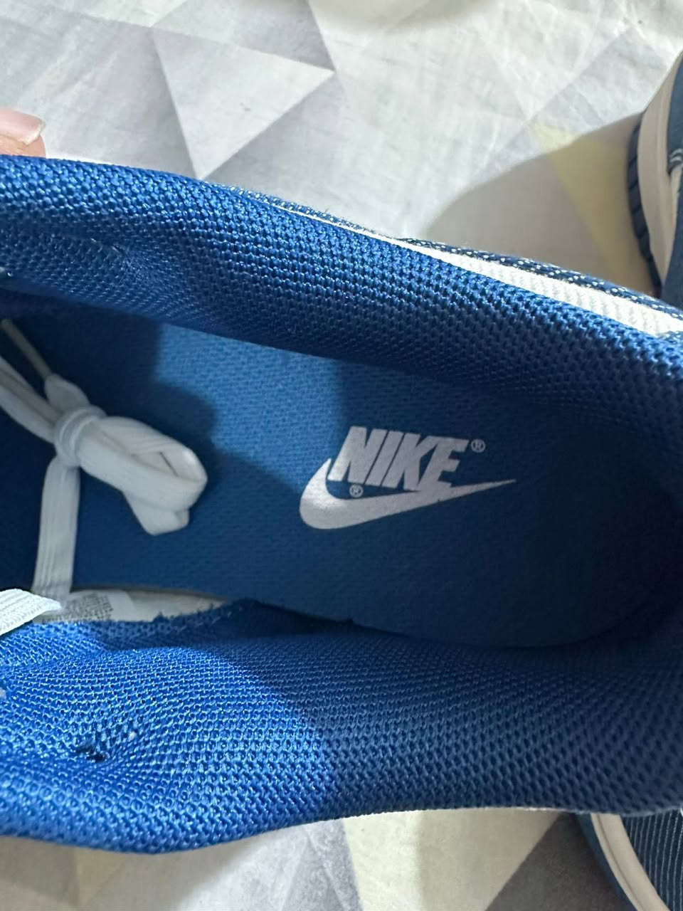 قياس 41
السعر 30 
يوجد توصيل


**إذا كنت صاحب هذا الإعلان وتريد حذفه لأي سبب، رجاءا أرسل رسالة إلى الدعم الفني**