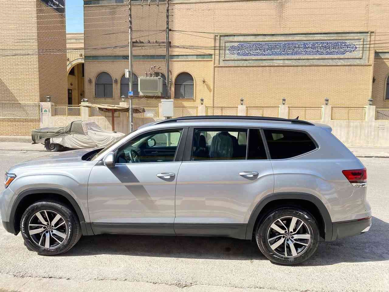 اطلس 2023 مواصفات SE 
2.0 توربو سبعة راكب فاميلي ماشيه 54 الف كيلو مو ميل 
رقم اربيل الجديد والسياره تحويل ثاني يوم 
ضربتها وسونارها بالمنشور
مكان السياره بغداد الشعب 
***********
