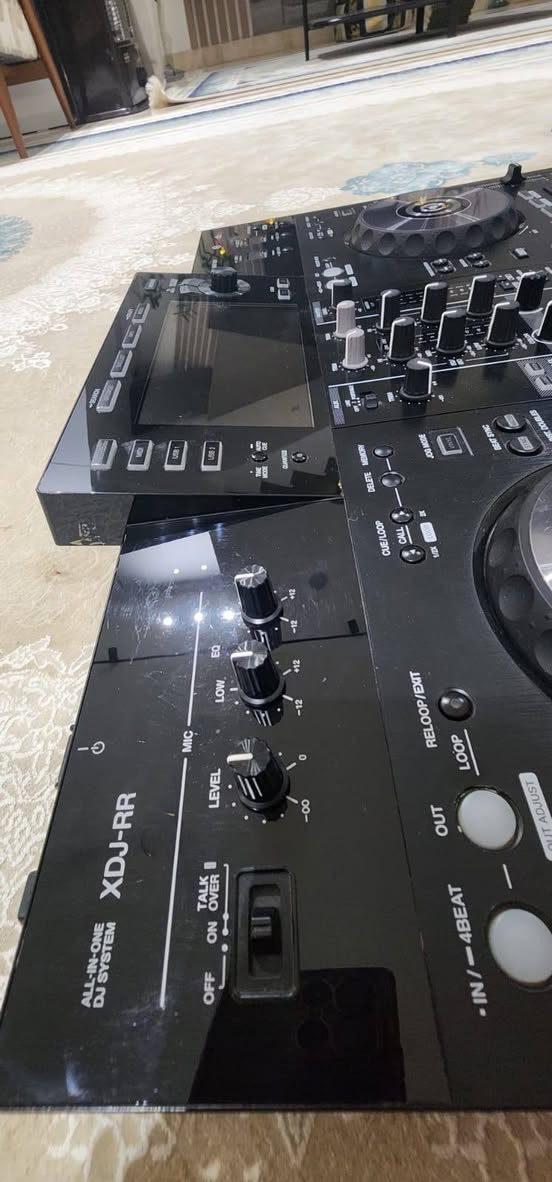 مرحبا حبايب سكراش XDJ_RR
للبيع نظافته فول كلش  نستعمل استعمال قليل وبيه مجال بسيط 
سعره 1350 دولار للاستفسار واتساب أو الاتصال ***********
