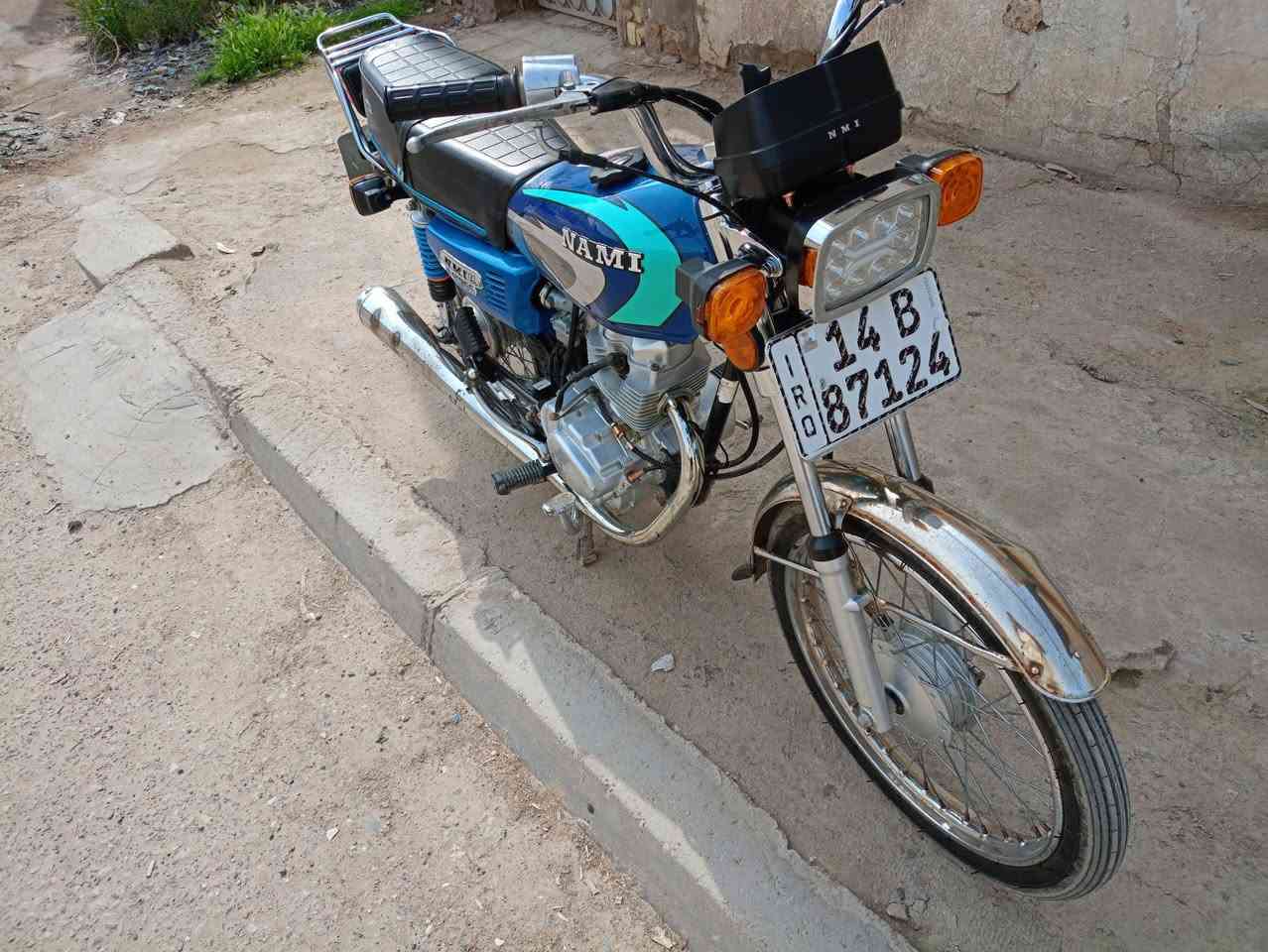 للبيع رقم وسنوية موديل 22
السعر 1900 
القرنة 
***********
