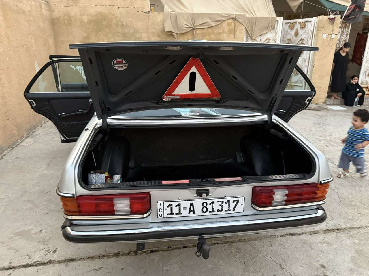 مارسيدس مروري ابو جحيل اللبيع سياره جديده رقم بغداد بسمي ***********
