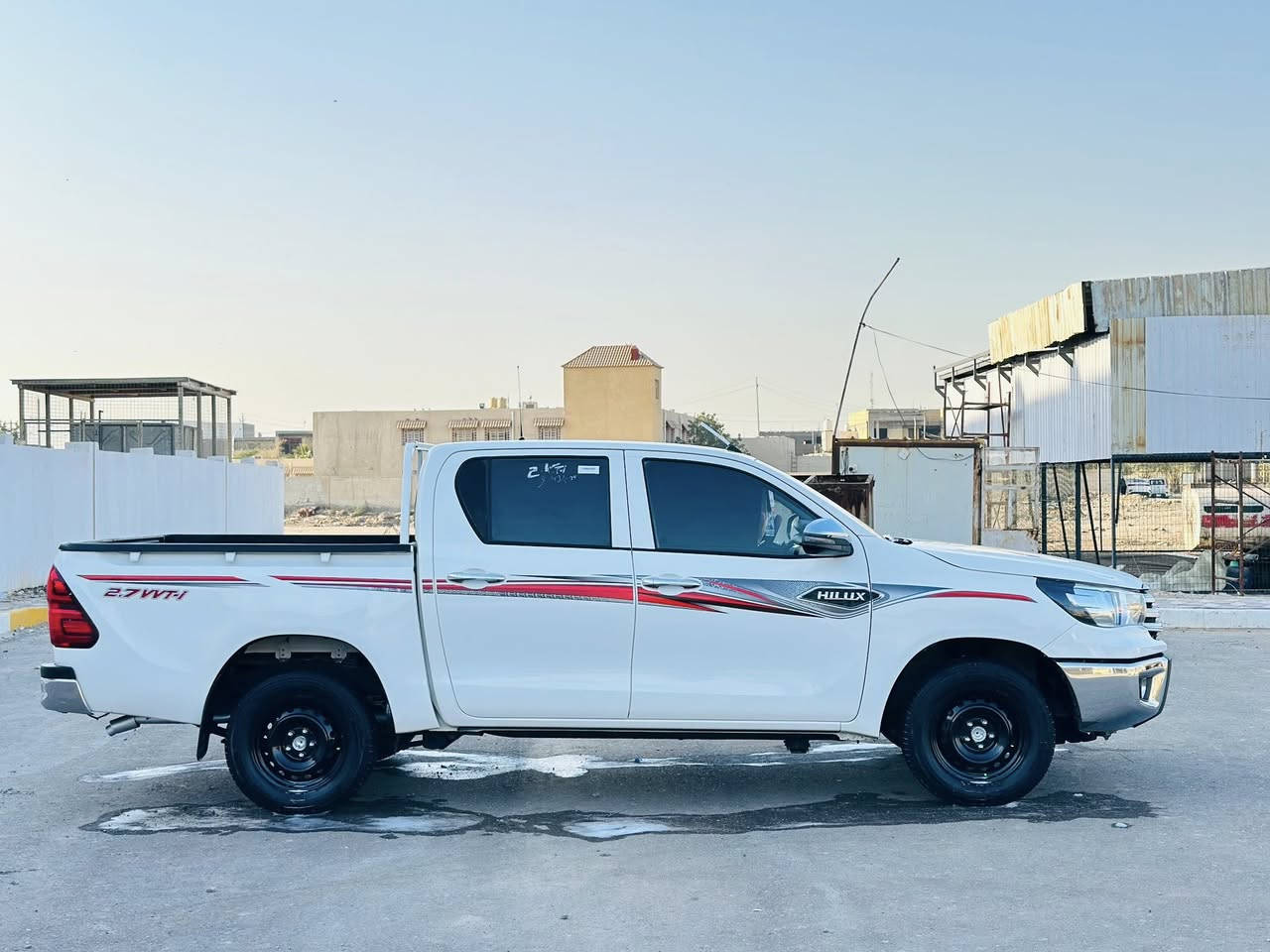 السلام عليكم تيوته  2024 رقم مثنى دولي بسمي السياره كارتون ماشه 44 فقط بيه صبغ باب البدي فقط والباقي كفاله السعر 230 وبيه مجال لاستفسار *********** بيع او مراوس بيكم مكان السياره السماوه
