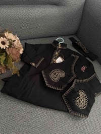 قطع أخيرة • عرض • ملابس