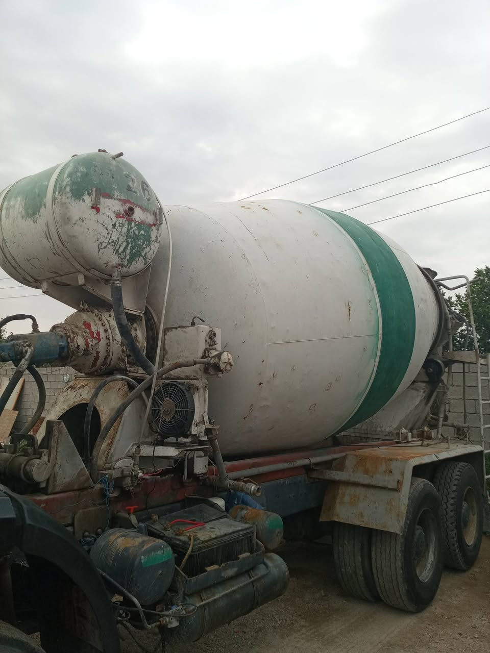 البي فرنسي موديل 94 سكس خباطه شغاله جاهزه رقم بصره تحويل سنويه منتهيه مكينه كير جدد مكينه 8 محسن كير 6 قليج تخم تاير دواخل حلوه سياره جاهزه للعمل 
مكان البصره السعر 135 وبيه مجال ***********
