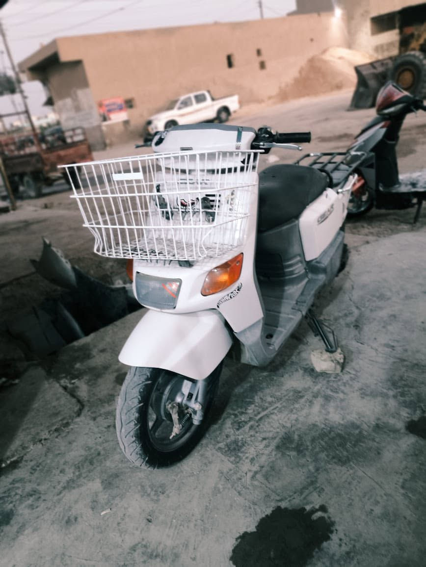 السلام عليكم بيكم ياباني بلاديةسرعته60كلشي بيه شغال سلف هندرلايت اشايرهورن كيج بانزين كيج سرعه كيلو متربريكات2تايرات جددحجم كبيرمكينته حلوة ناعمةعنوان ديالى هبهب***********
