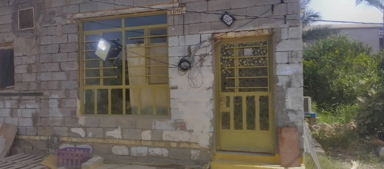 شبابيج 2حديد للبيع +باب +شباج الامنيوم مع شباج حمام  السعر 250الف عنوان زعفرانيه  بيهن مجال اتصل ودلل ***********@@
