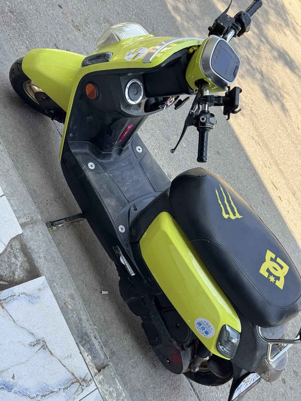 سلام عليكم بوليس للبيع دراجه كامله أي نقص مابيها دراجه نوزل دشبول إلكتروني بك لايت ابو فراشه دراجه مامفترحه تجي تفحص أي نقص مابيه سعر ٨٥٠وبيها مجال شي قليل رقم ***********
