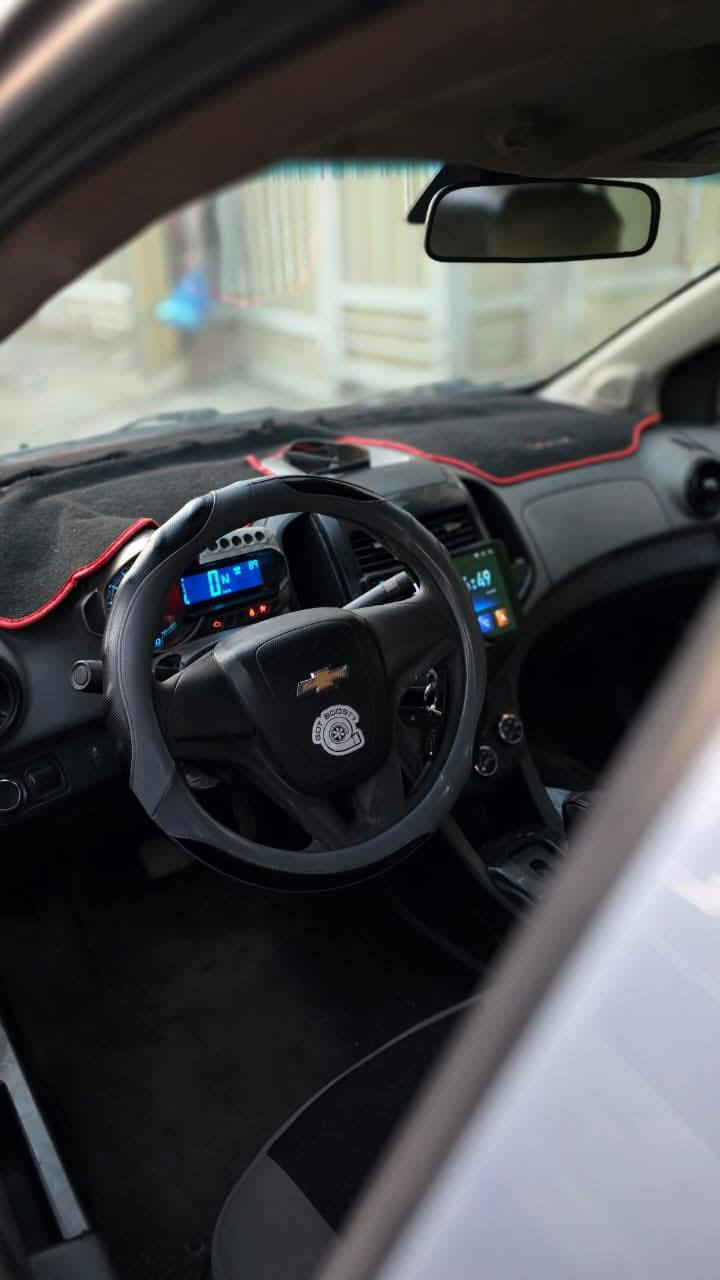 شوفر سونك موديل 2013وارد خليجي 
ماشية 93الف 
محرك كير كفالة 
تخم تاير قبل سبوع شاد 
صدر جديد 
تدفئه تبريد كله جهاز حته غاز بيها خلل تبريد فقط كلج كمبريسر 
دوشمة جديدة 
غرفة نضيفة بدون اي نقص 
كهربائيات كله شغالة وجديدة 
سنوية 2030
رقم دولي تحويل مباشر 
سيارة تحتاج صفحه صبغ مع دعاميات فقط 
سعر 55بيها مجال حك جية وترهم مراوس حسب القناعة 
مكاني ديالى بعقوبة 
***********
