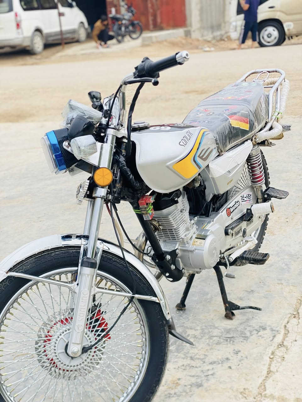 السلام عليكم تايكر مديل ٢٥ +٥ كير مكفول كفاله عامه ب ٧٢٥ وبي مجال ابو ل ٦٥٠ لا   تعلق ***********
